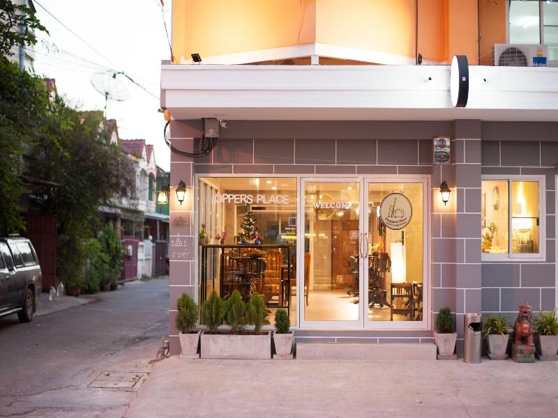 Hoppers Place Donmuang Hostel image