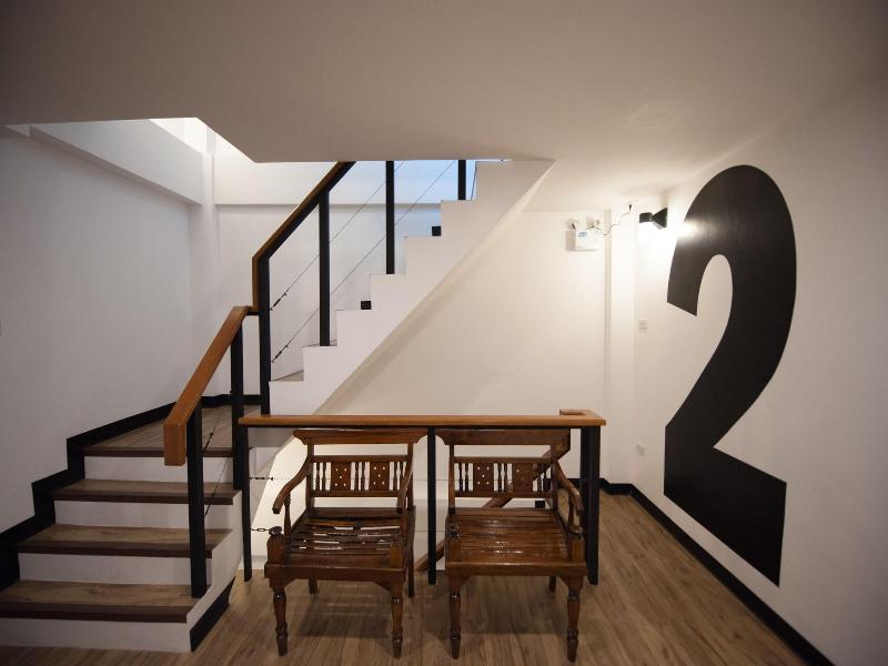 Hoppers Place Donmuang Hostel image