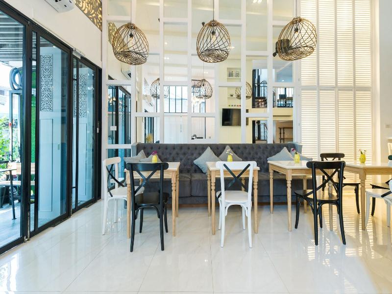 White Ivory Bed Breakfast image