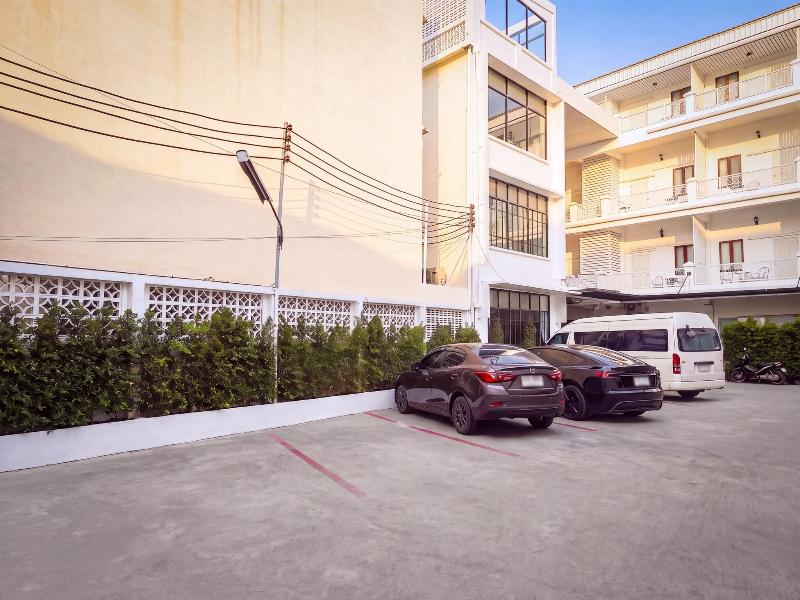 Sri Krungthep Hotel image