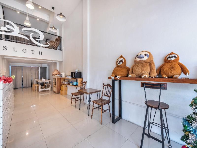 Sloth Hostel Don Mueang Airport image