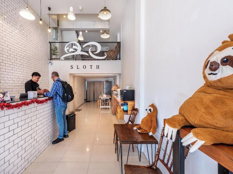 Sloth Hostel Don Mueang Airport image