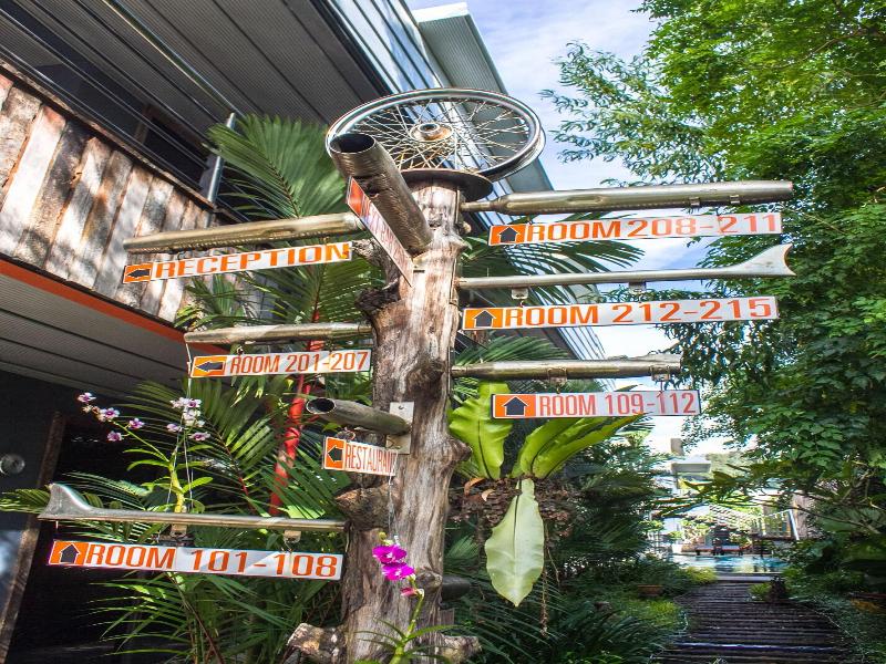Nicky's Handlebar Hotel image