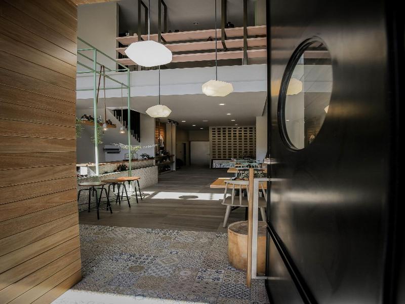 Sugar Ohana Poshtel image