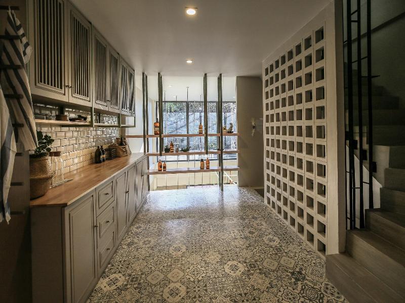 Sugar Ohana Poshtel image