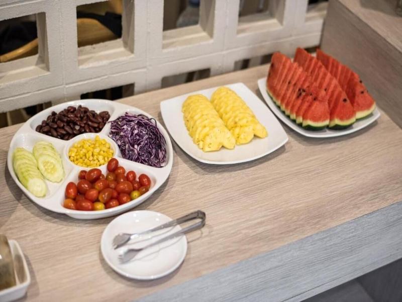 Sugar Ohana Poshtel image