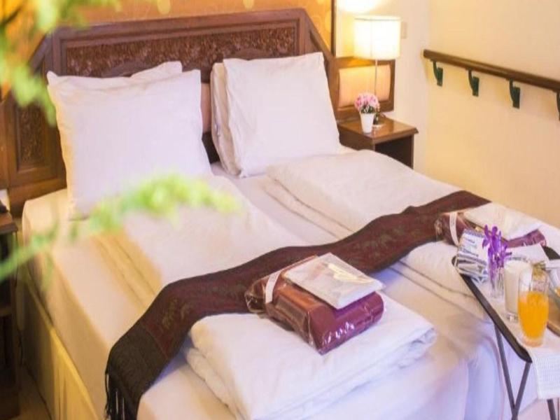 People Place Hotel 2
