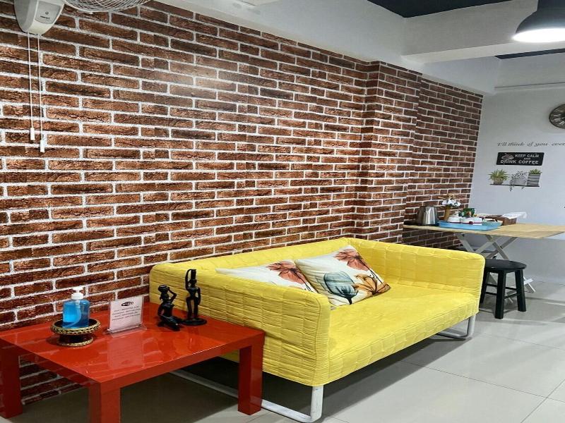 BB House Budget and Boutique