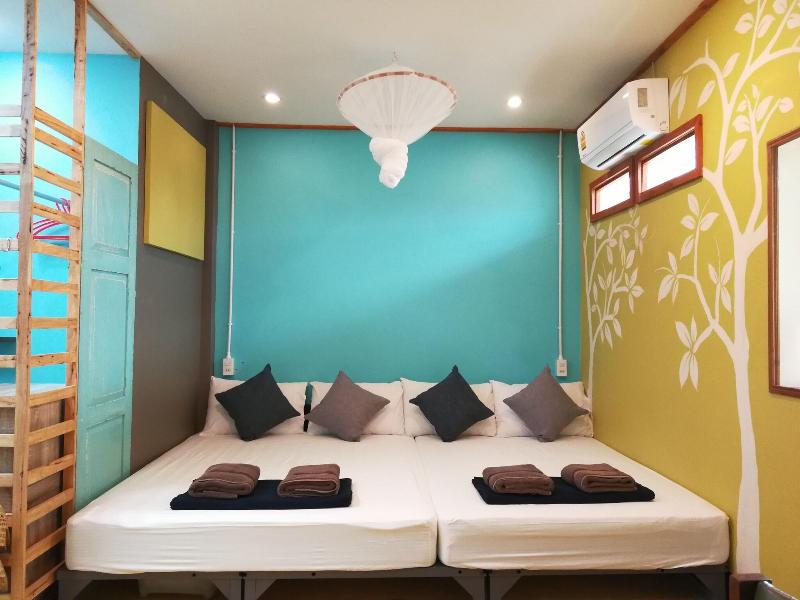 60BLUEHOUSE