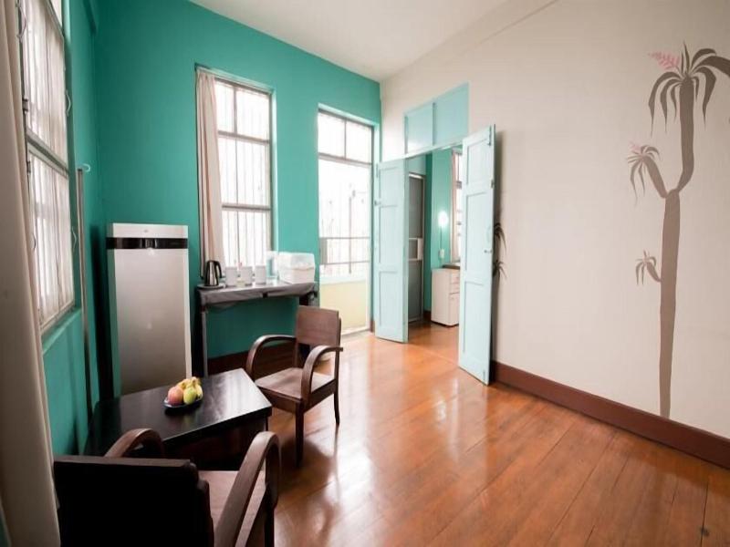 60BLUEHOUSE