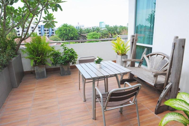 Rhienchai Place image