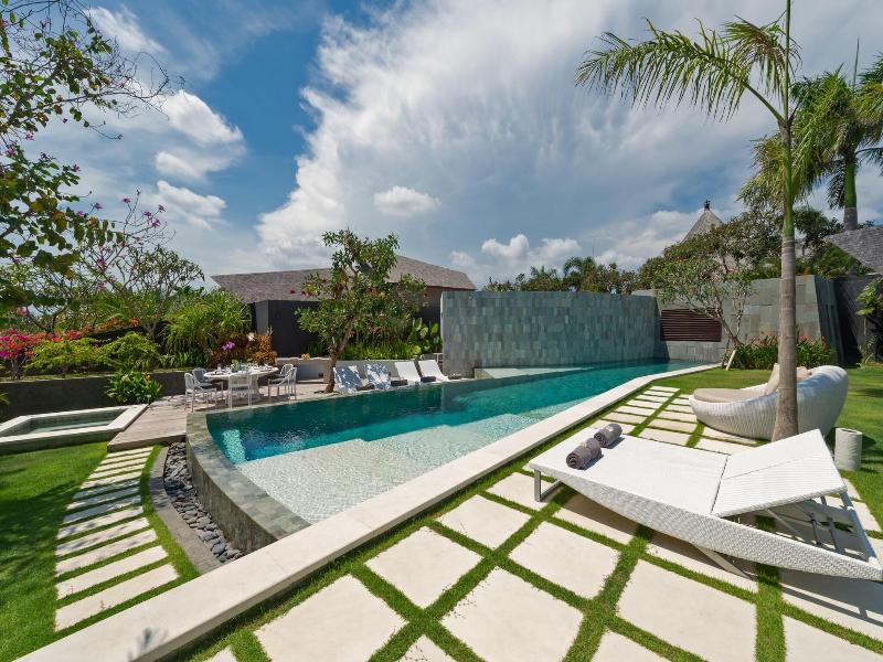 The Layar - Designer Villas and Spa image