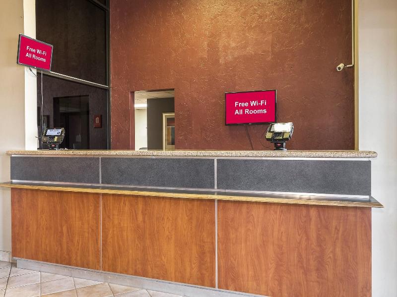 Red Roof Inn Suites Cleveland Elyria image