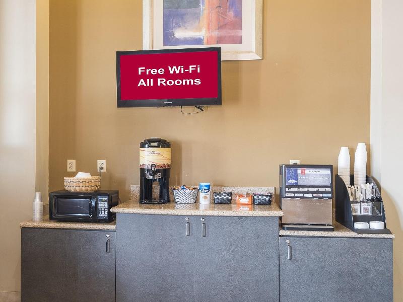 Red Roof Inn Suites Cleveland Elyria image