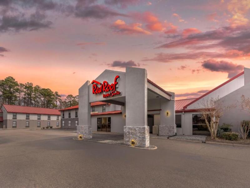 Red Roof Inn & Suites Newport News image