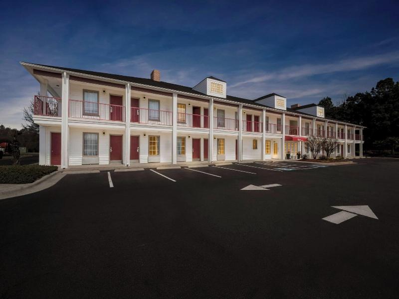 Red Roof Inn & Suites Wilson