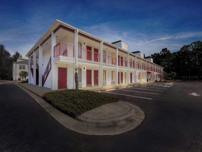 Red Roof Inn & Suites Wilson