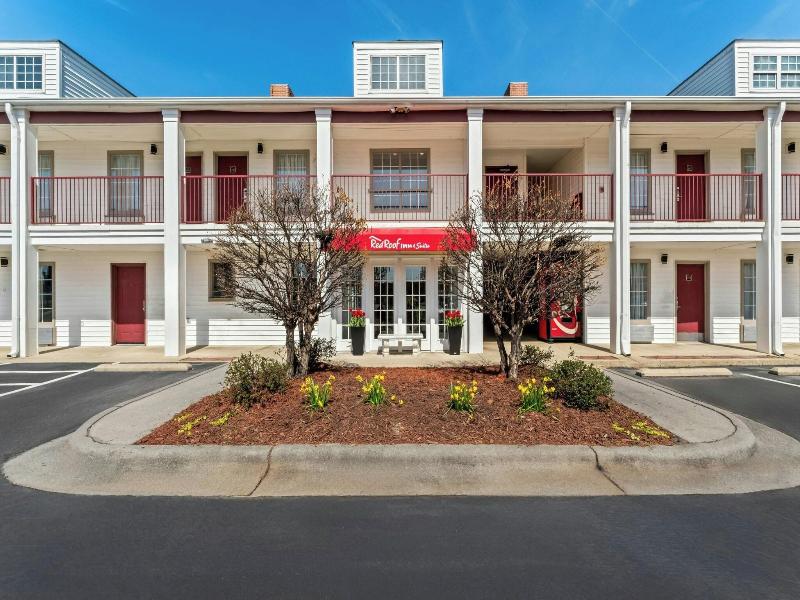 Red Roof Inn & Suites Wilson