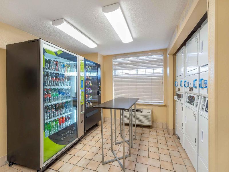 Extended Stay America Chicago Lombard Oakbrook image