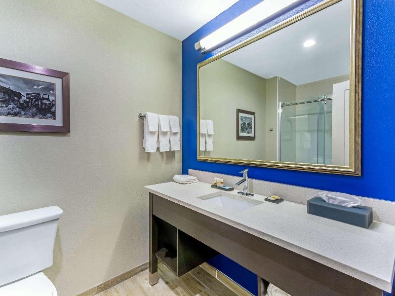 La Quinta Inn Suites Odessa North Sienna Tower image