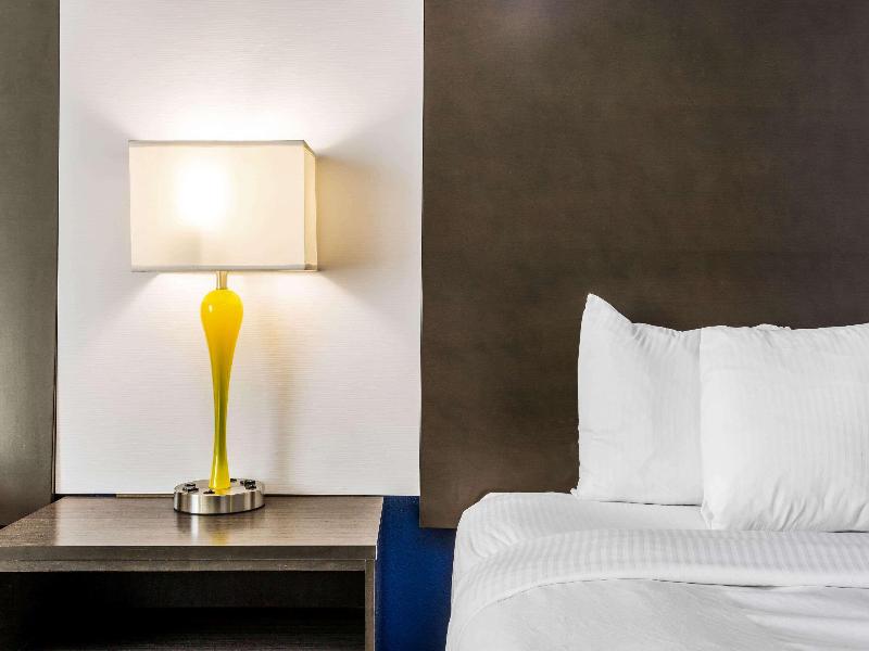 La Quinta Inn Suites Odessa North Sienna Tower image