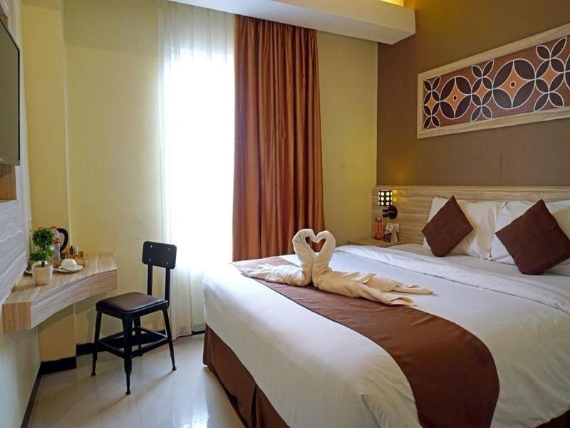 Red Chilies Hotel 