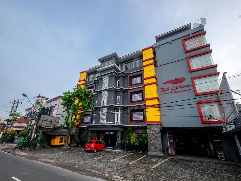 Red Chilies Hotel 