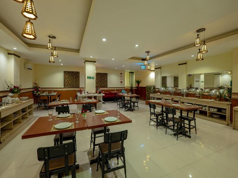 Red Chilies Hotel 