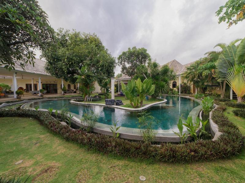 Villa Costa Plenty image