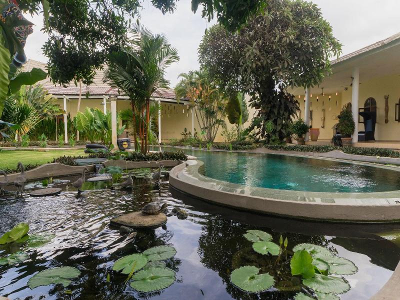 Villa Costa Plenty image