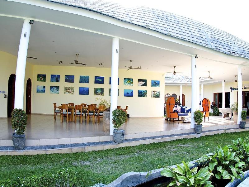Villa Costa Plenty image