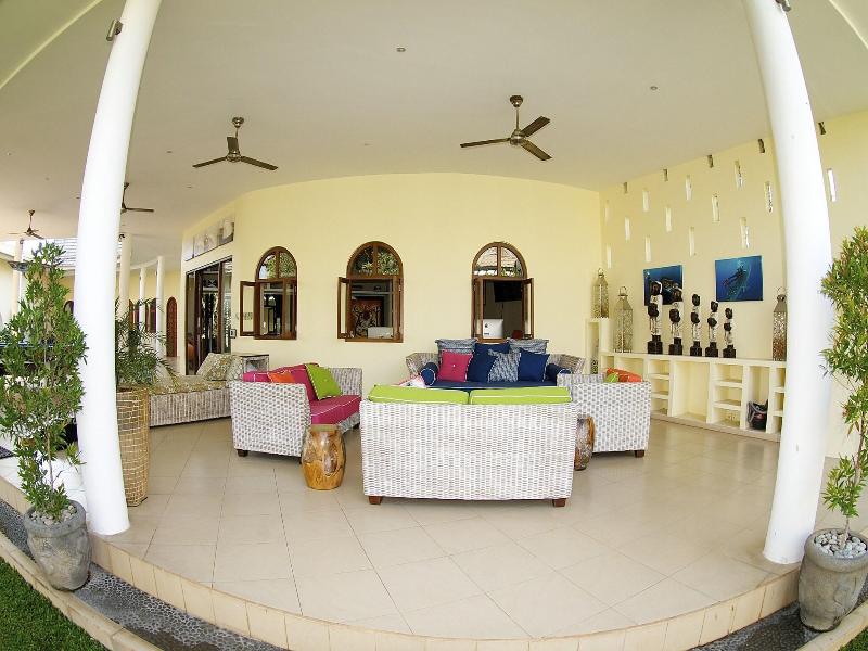 Villa Costa Plenty image