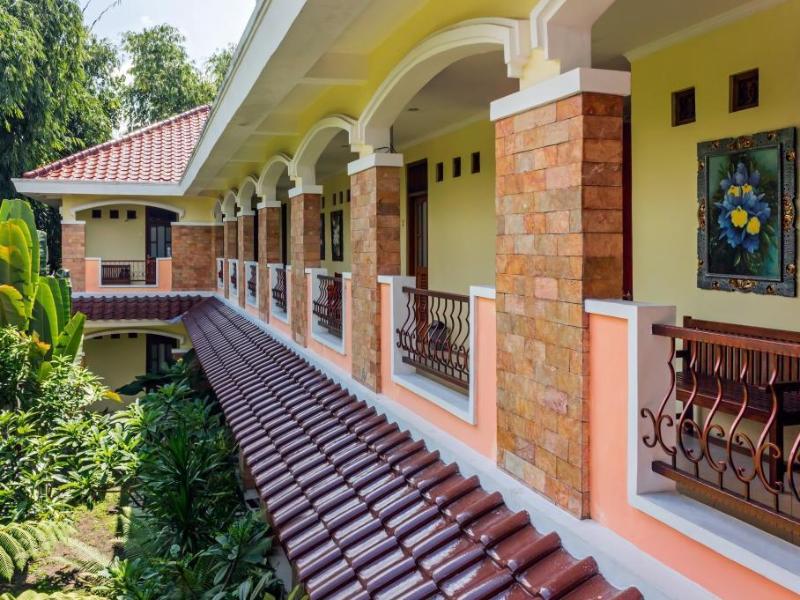 Villa Alicia image