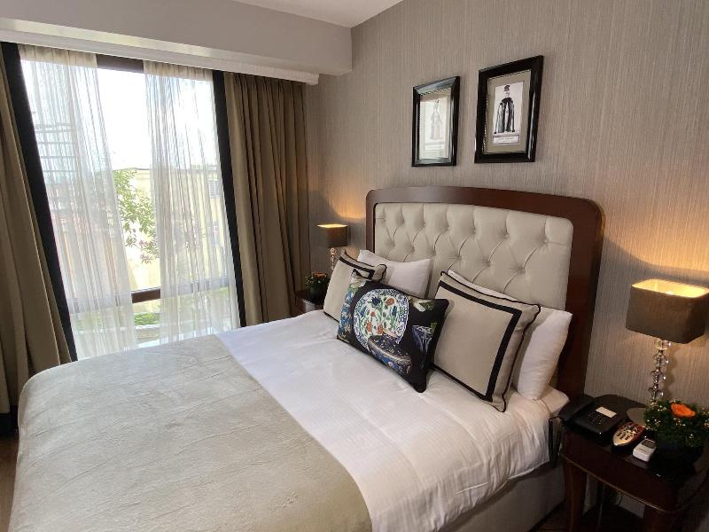 Four Doors Hotel image