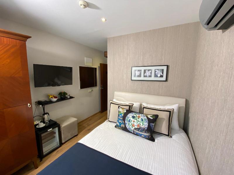 Four Doors Hotel image