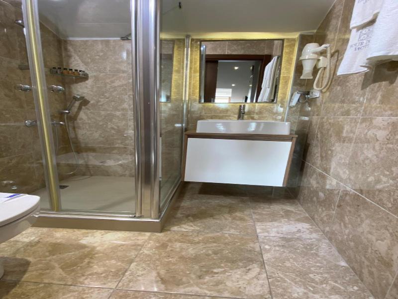 Four Doors Hotel image