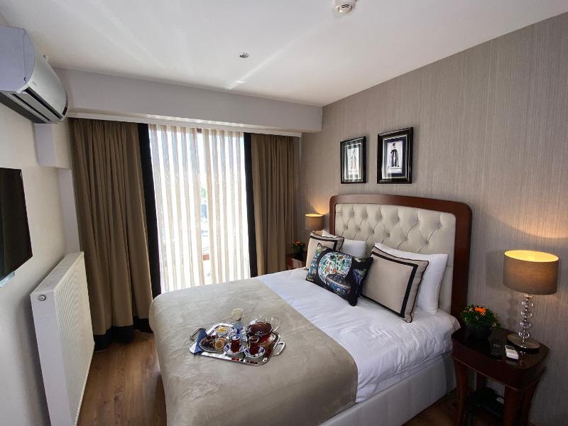 Four Doors Hotel image