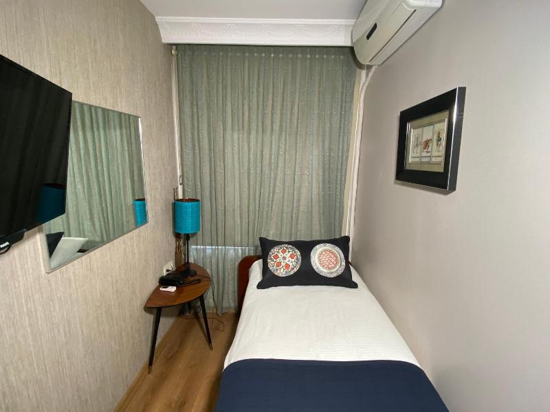 Four Doors Hotel image