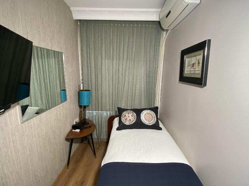 Four Doors Hotel image