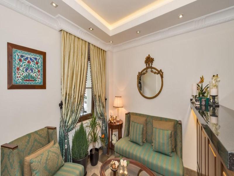 Four Doors Hotel image