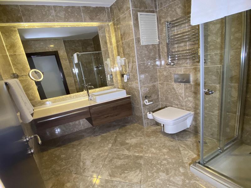 Four Doors Hotel image