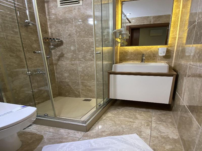 Four Doors Hotel image