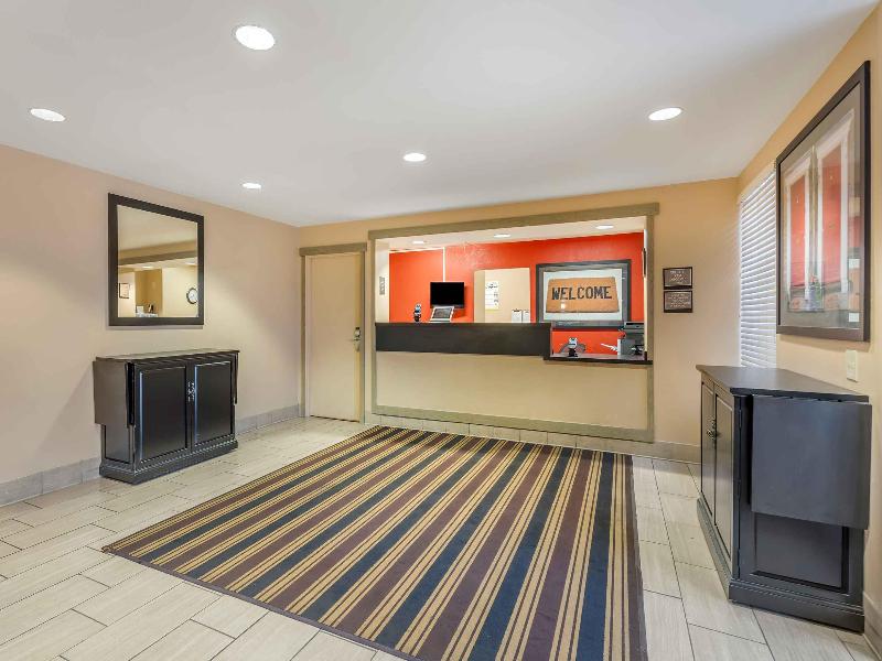 Extended Stay America Chicago Lombard Yorktown Cen image