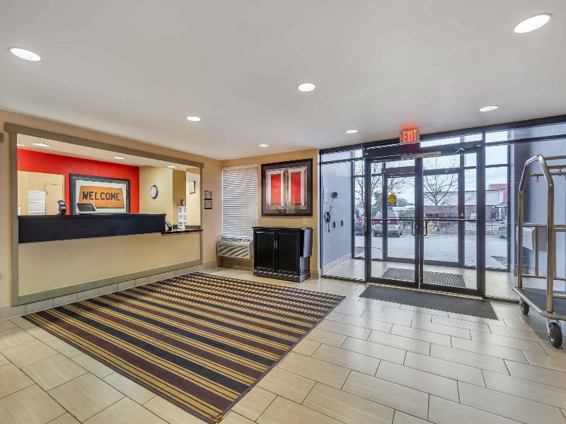 Extended Stay America Chicago Lombard Yorktown Cen image