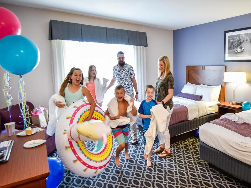 The Bluemont Hotel image