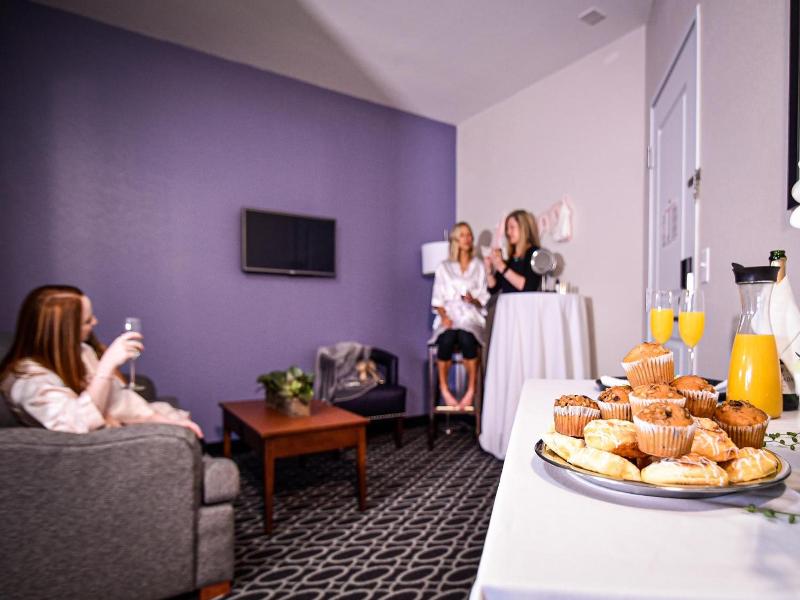 The Bluemont Hotel image