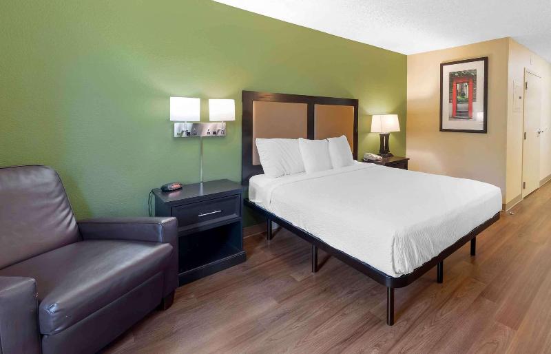 Extended Stay America Tampa Airport N West Shore B image