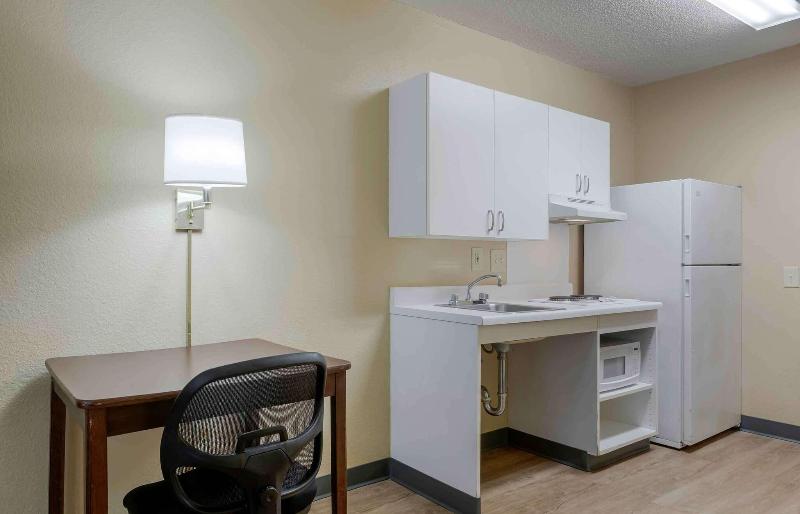 Extended Stay America Tampa Airport N West Shore B image