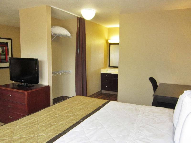 Extended Stay America Tampa Airport N West Shore B image