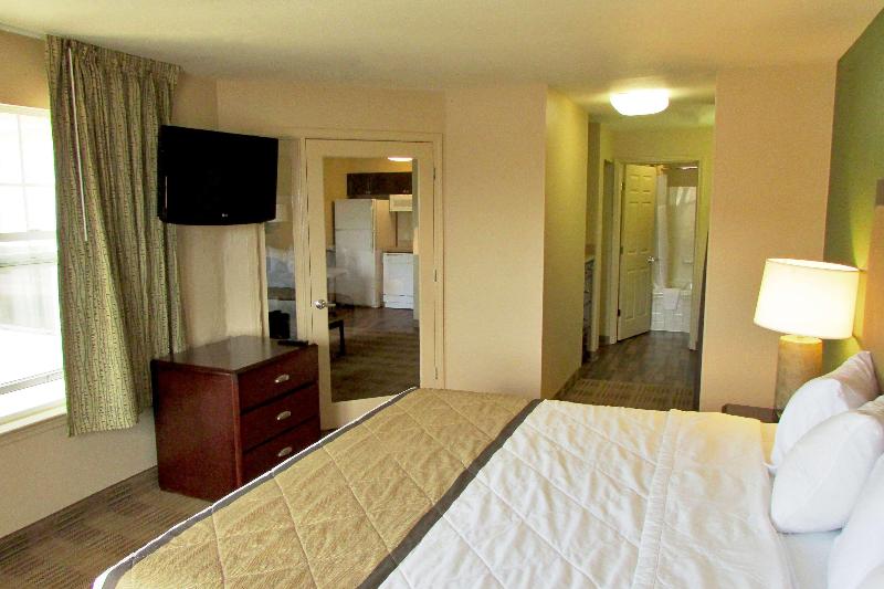 Extended Stay America Tampa Airport N West Shore B image